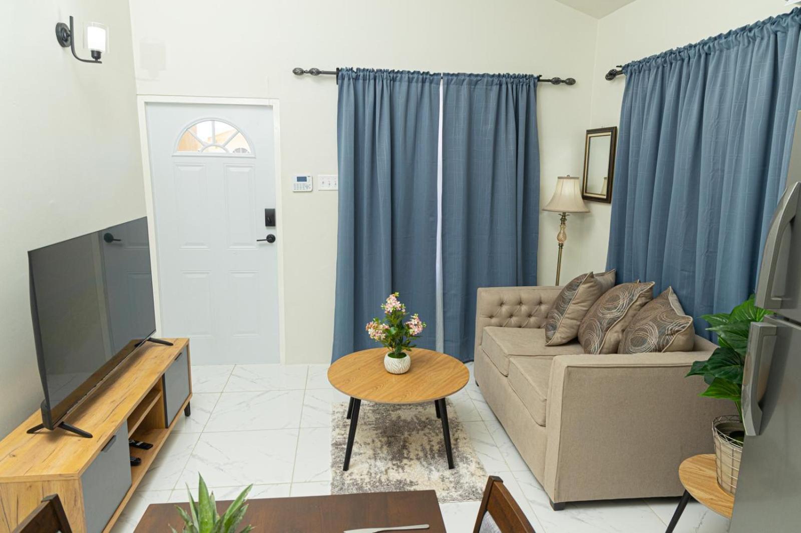 Phoenix Park Villas - Portmore - 10Mins To Beach Εξωτερικό φωτογραφία