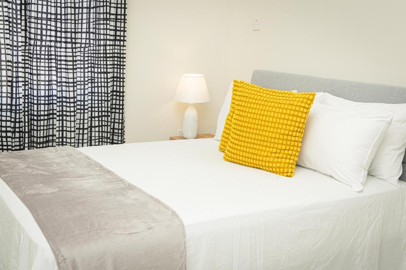 Phoenix Park Villas - Portmore - 10Mins To Beach Εξωτερικό φωτογραφία