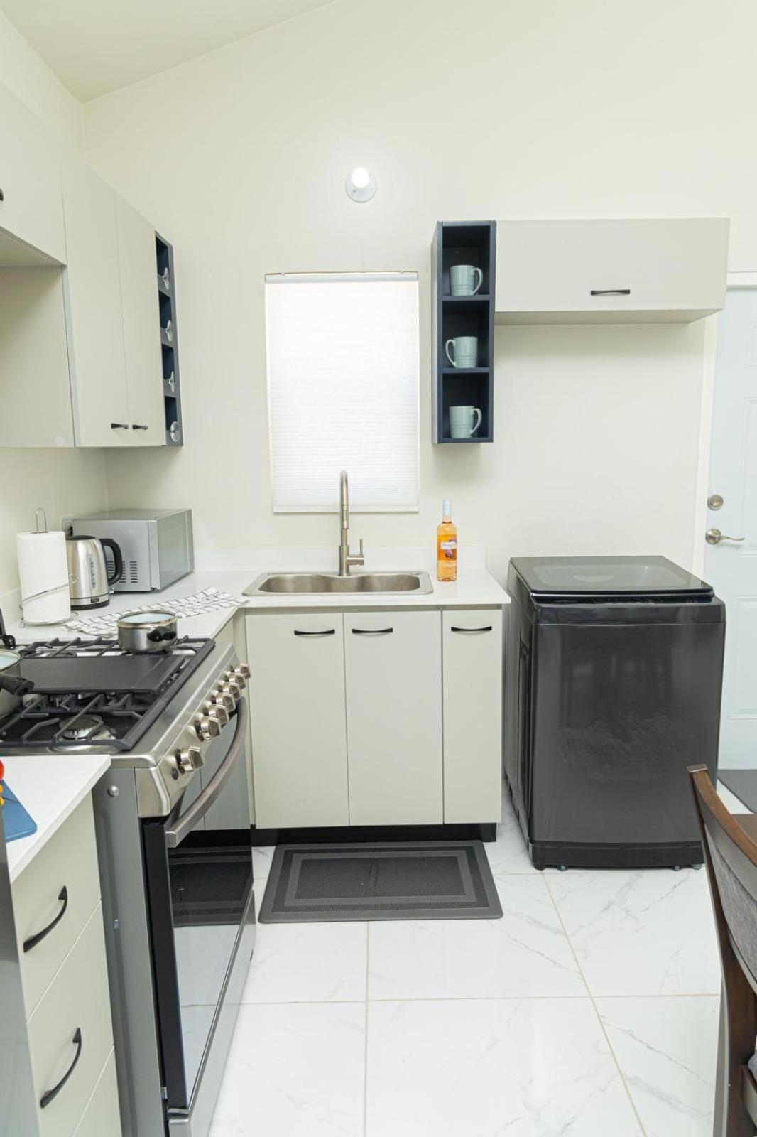 Phoenix Park Villas - Portmore - 10Mins To Beach Εξωτερικό φωτογραφία